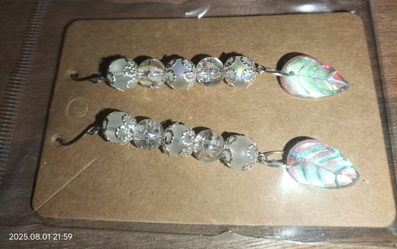 Frosted and Crackle Glass Bead Earrings(Clear). Carousel 2