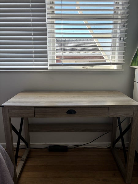 desk Carousel 1