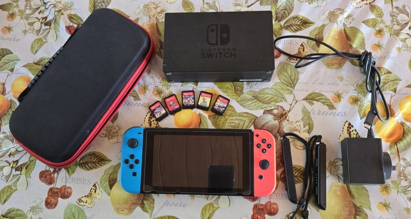 Nintendo Switch with games Carousel 1