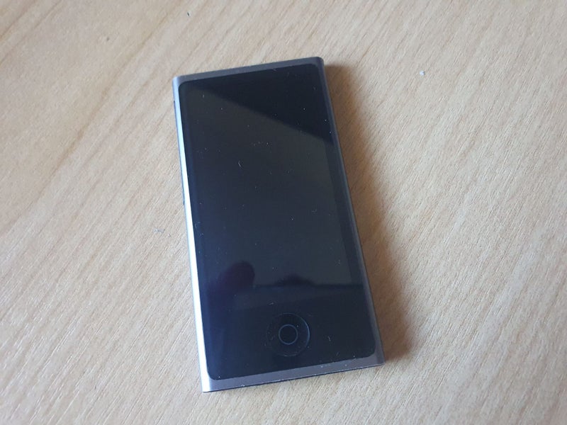 iPod Nano 7th Gen 16gb Carousel 2