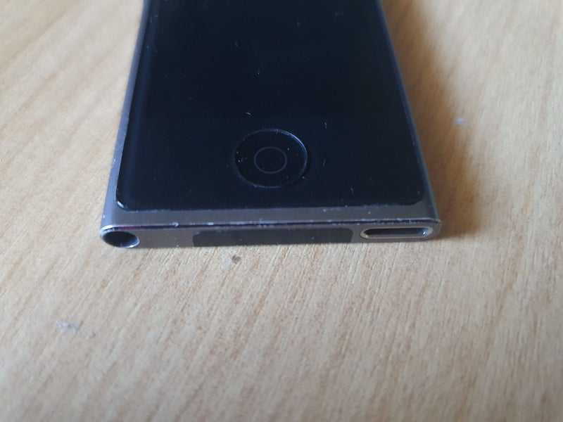 iPod Nano 7th Gen 16gb Carousel 5
