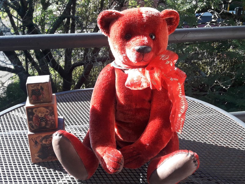VIKTOR A BEAUTIFUL 1/1 VINTAGE TEDDY BEAR BY YVONNE GRAUBAEK OF DENMARK Carousel 1