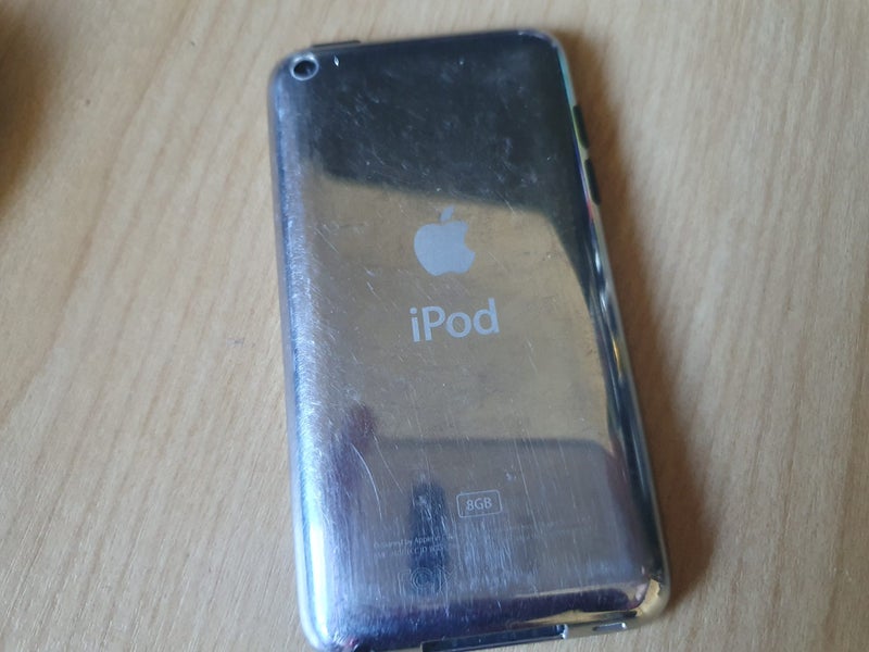 iPod Touch 4th Gen 8gb Carousel 3