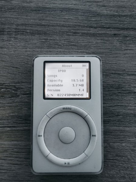 iPod Classic, 2nd Generation 20GB Carousel 1