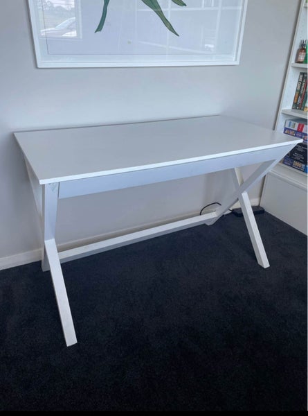 Freedom Furniture White Wooden Desk Carousel 1