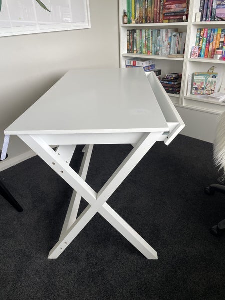 Freedom Furniture White Wooden Desk Carousel 3