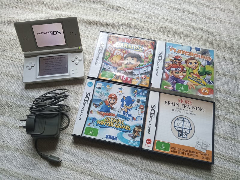 Nintendo DS Lite & 4 X Games ! Carousel 1