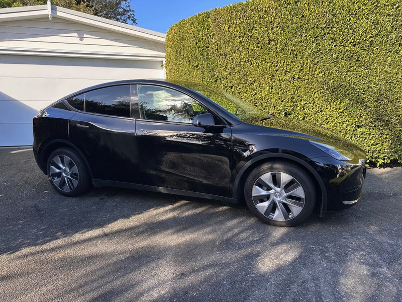 2022 Tesla Model Y Rear Wheel Drive63612884018049110