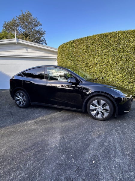 2022 Tesla Model Y Rear Wheel Drive63612884018049111