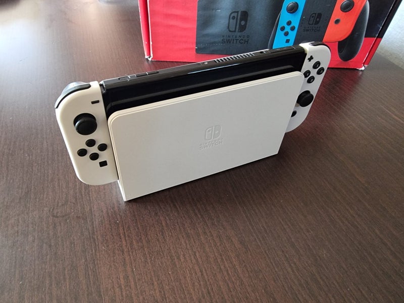 OLED Switch Carousel 1
