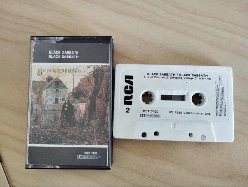 Black Sabbath - Black Sabbath (Tape) Carousel 2