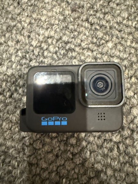 GoPro hero 11 with creator kit Carousel 2