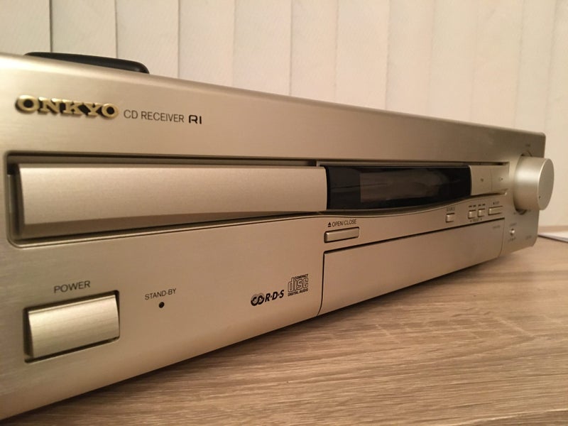 Onkyo CR-70R Stereo Amp with CD player Carousel 1