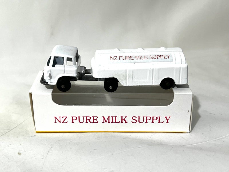 Fun Ho! Milk Tanker Window Display Box. Carousel 5