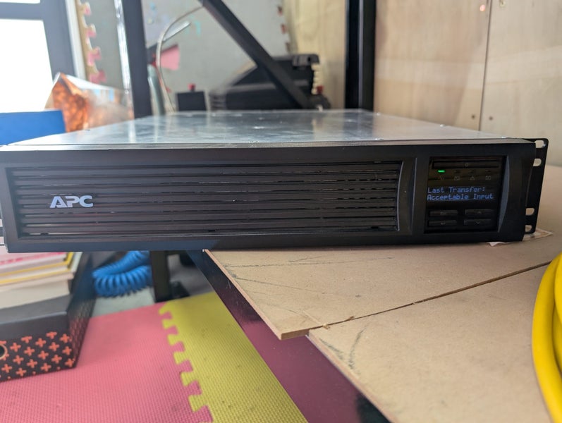 APC UPS SMT2200 + Rails + Management Card AP9630 Carousel 1