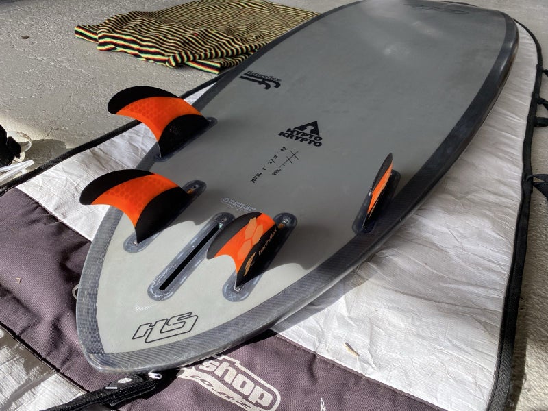 HYPTO 6’6” Surfboard 6'6'' 21'' 3'' 45.53 ltr Futures HS Rear Quad 90kg / 198lb63615135808258112