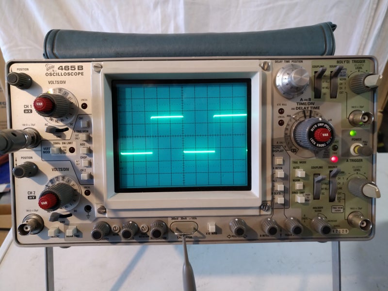 Tektronix 465B 100MHz Analogue Oscilloscope Carousel 2