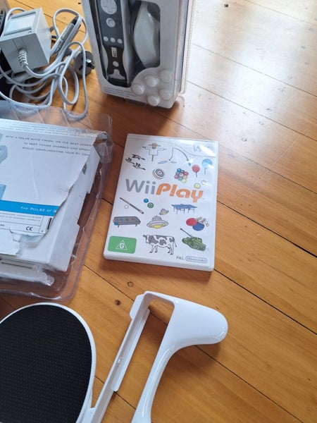 BLACK NINTENDO WII BUNDLE Carousel 2