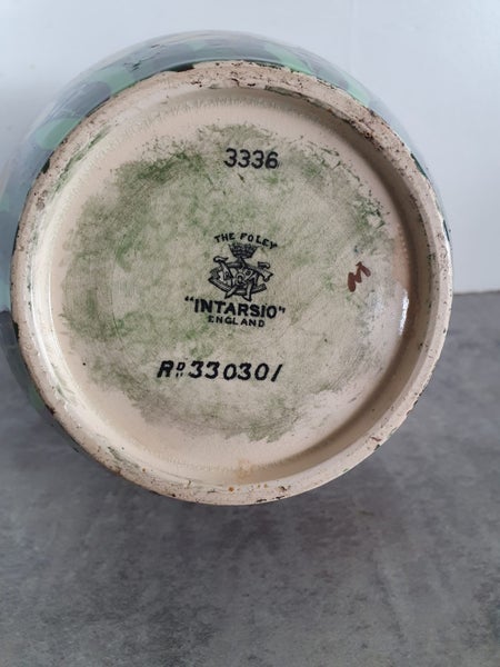 The Folley Intarsio twin handle vase, early 1900s, Carousel 2