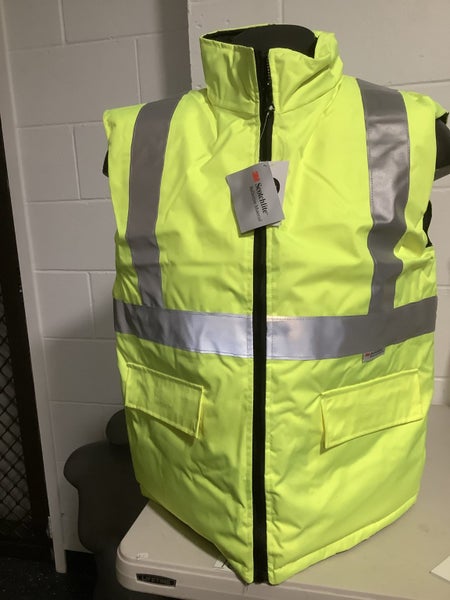 REVERSIBLE HI VIS PUFFER VEST SIZE M Carousel 1