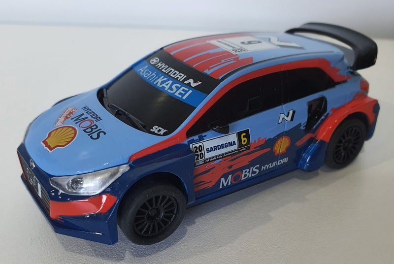SCX/Scalextric Compact 1/43 Hyundai i-20 WRX Carousel 1