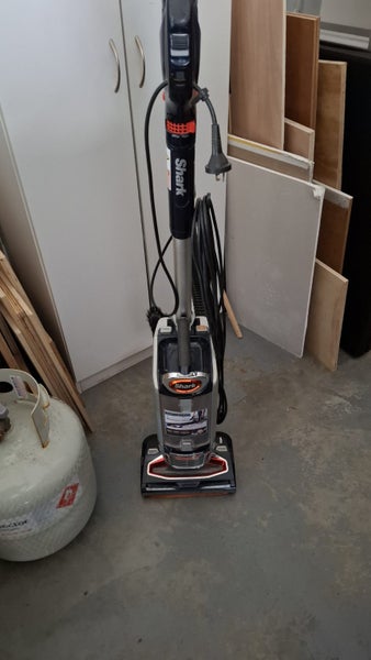 Shark Vacuum Cleaner Powered Lift-Away NV800ANZMN Carousel 1