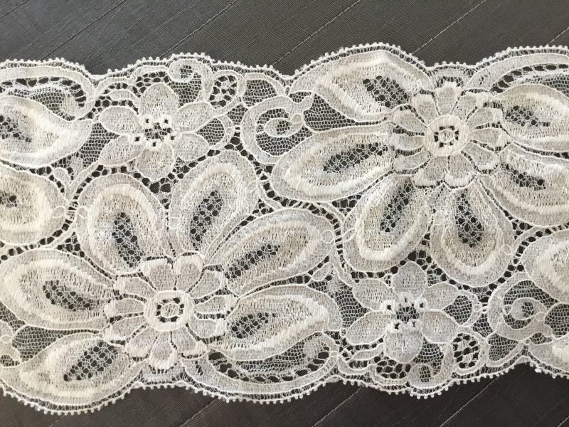 Wide white lace - 1m length x 11 1/2cm wide Carousel 2