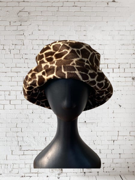 Fabrique Giraffe Print Bucket Hat Made in Italy – Faux Fur Look, 55cm64455432800769110