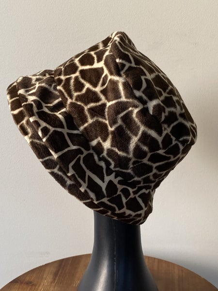 Fabrique Giraffe Print Bucket Hat Made in Italy – Faux Fur Look, 55cm64455432800769114