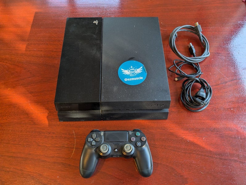 Play Station 4 Console + Controller + Game Carousel 1