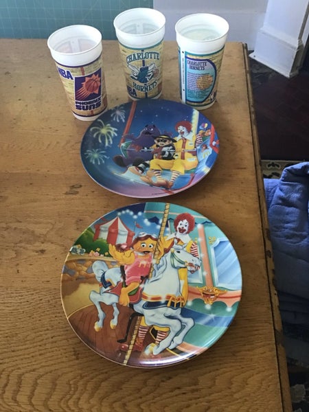 McDonald’s plates and mugs Carousel 1