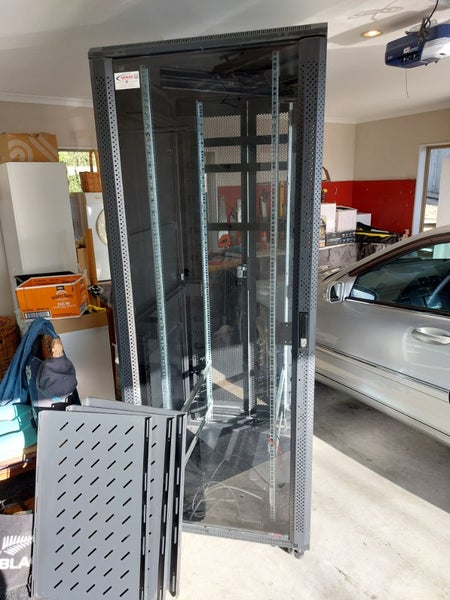 Large Server Cabinet Carousel 1