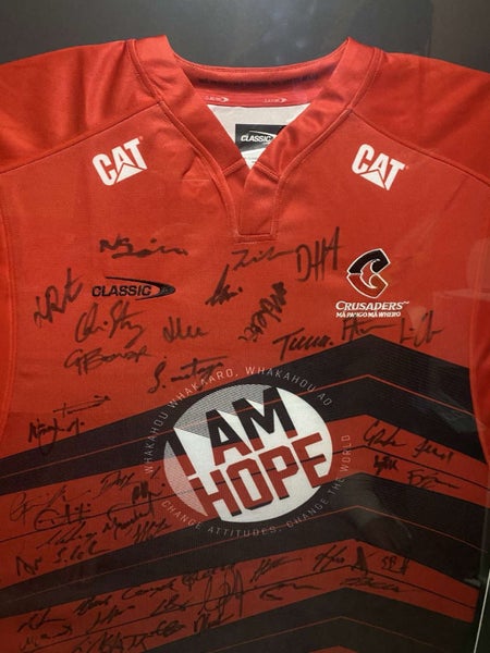2025 Crusaders Home Jersey – Signed by Squad – Men’s Size L (Framed)63616190378755112