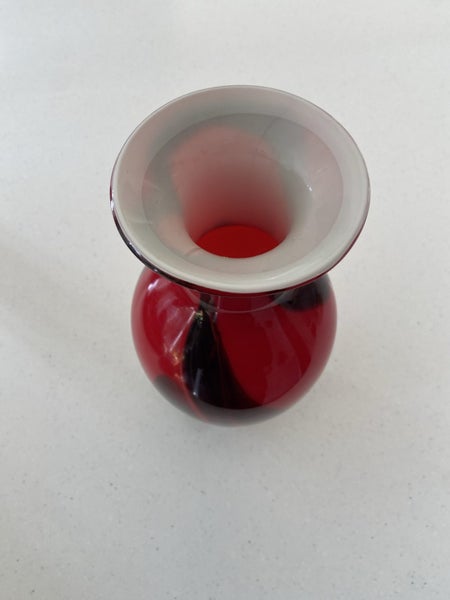 Opaline glass vase63615264063106112
