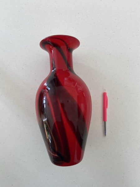 Opaline glass vase63615264063106114