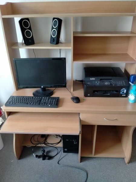 Computer table Carousel 1