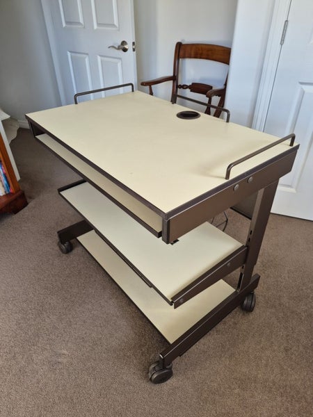 Computer Table / Desk Carousel 3