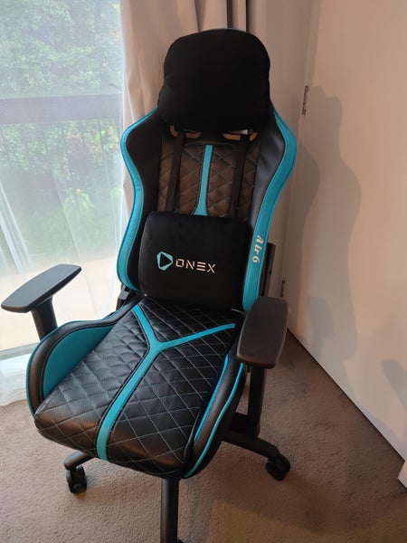Onex Air6 Gaming Chair Carousel 1