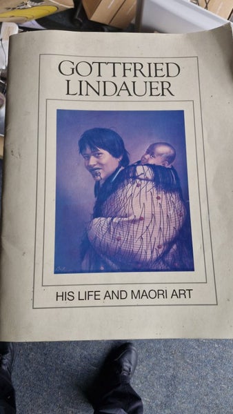 Book-NZ ARTIST Gottfried Lindaur Carousel 2