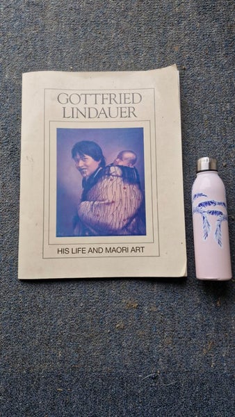 Book-NZ ARTIST Gottfried Lindaur Carousel 1