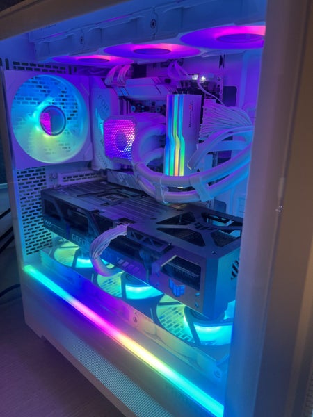 Ultimate White-Themed Gaming PC RTX 5090 + Ryzen 9800X3D + 64 GB DDR5 + 2TB SSD Carousel 2