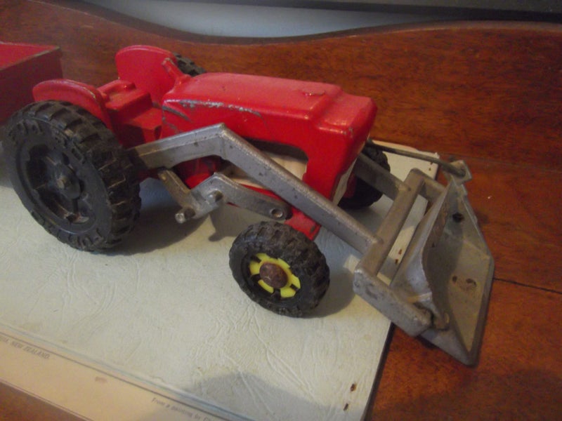 *FUN-HO!* TRACTOR -TRAILER 801 + 808 Carousel 2
