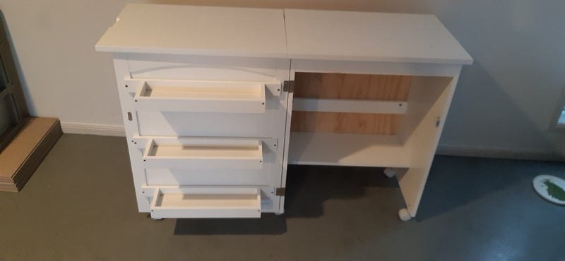 2 Cabinets Carousel 3