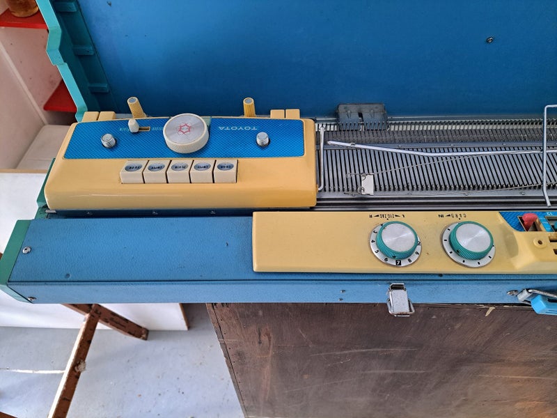 Toyota Knitting Machines Carousel 2