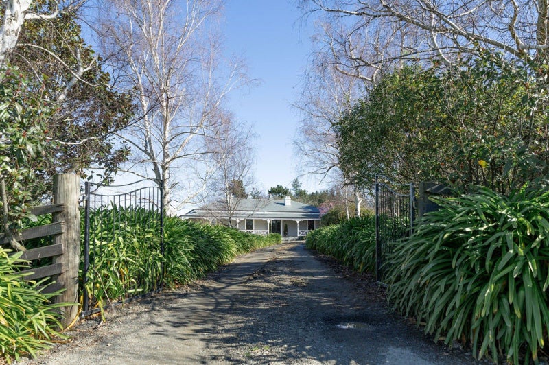 Image 2 of 39