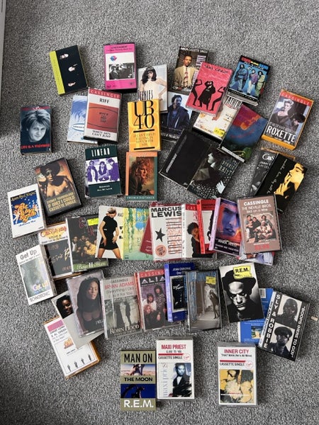 MASSIVE Bulk Lot – HUNDREDS of Cassette Tapes & Singles! Carousel 2