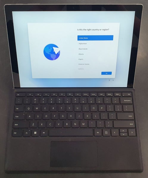 Microsoft Surface 7 Tablet Carousel 1