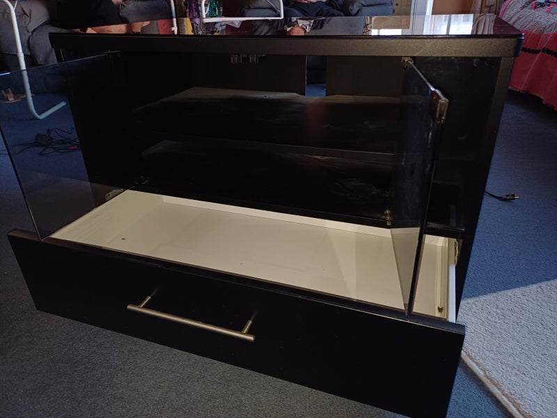 TV Cabinet Carousel 2