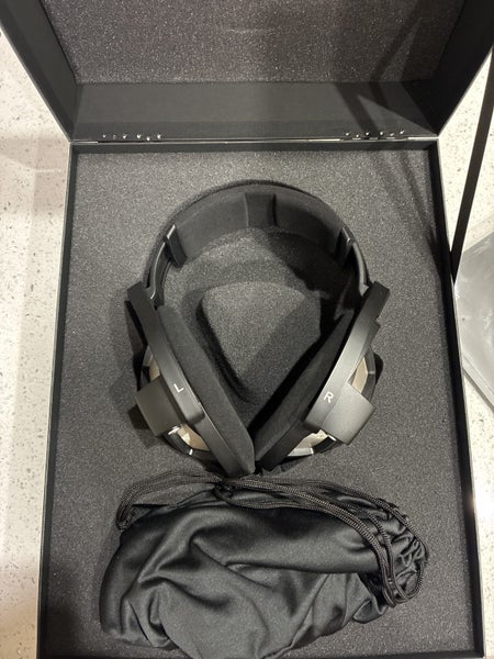 Sennheiser HD800s Carousel 2