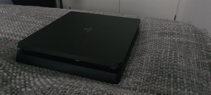 Playstation 4 slim Carousel 4